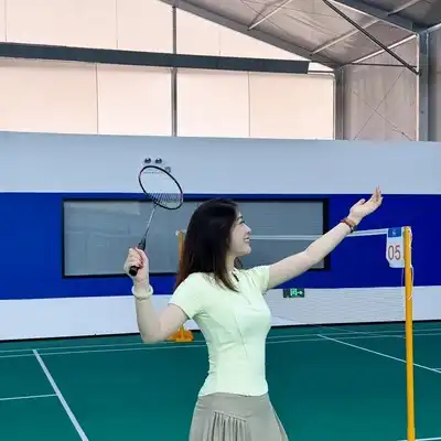 龙静芳